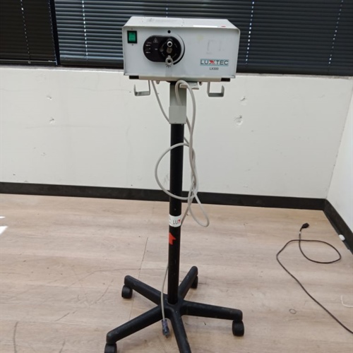 Luxtec LX300 Surgical Light Source With Stand 