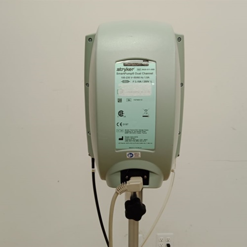 Stryker Smart Pump With Stand