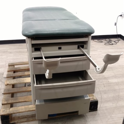 Brewer 5000 Exam Table 