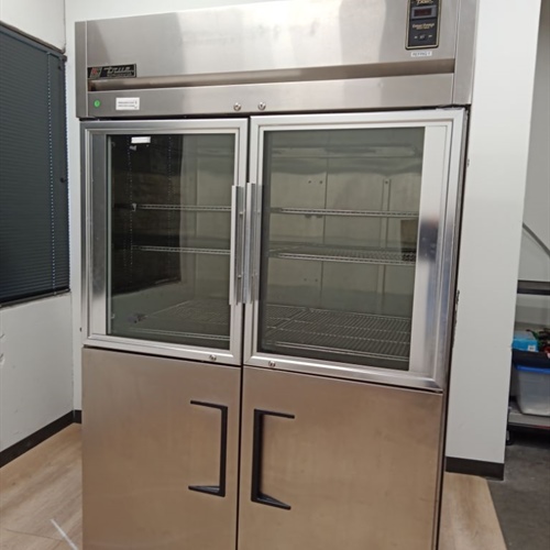 True TR2R-2HG/2HS Refrigerator