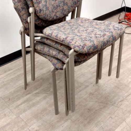 Lot of 4 Chairs 