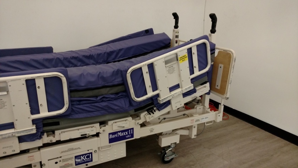 KCI Bari Maxx II Adjustable Width Bariatric Bed | Auction 8069