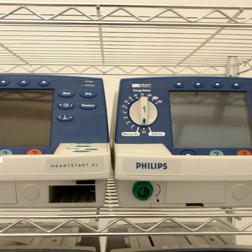 Lot of 16 - Philips HeartStart XL M4735A Smart Biphasic Defibrillators (With 16 M3516A Batteries)