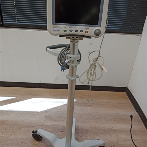 GE Dash 4000 Vital Signs Monitor with Stand