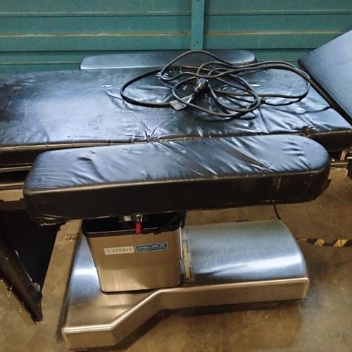 Steris AMSCO 3085 SP Surgical Table