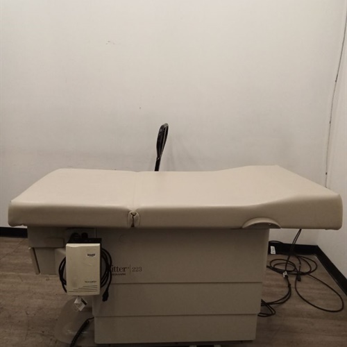 Ritter MidMark 223 Exam Table | Auction 19074