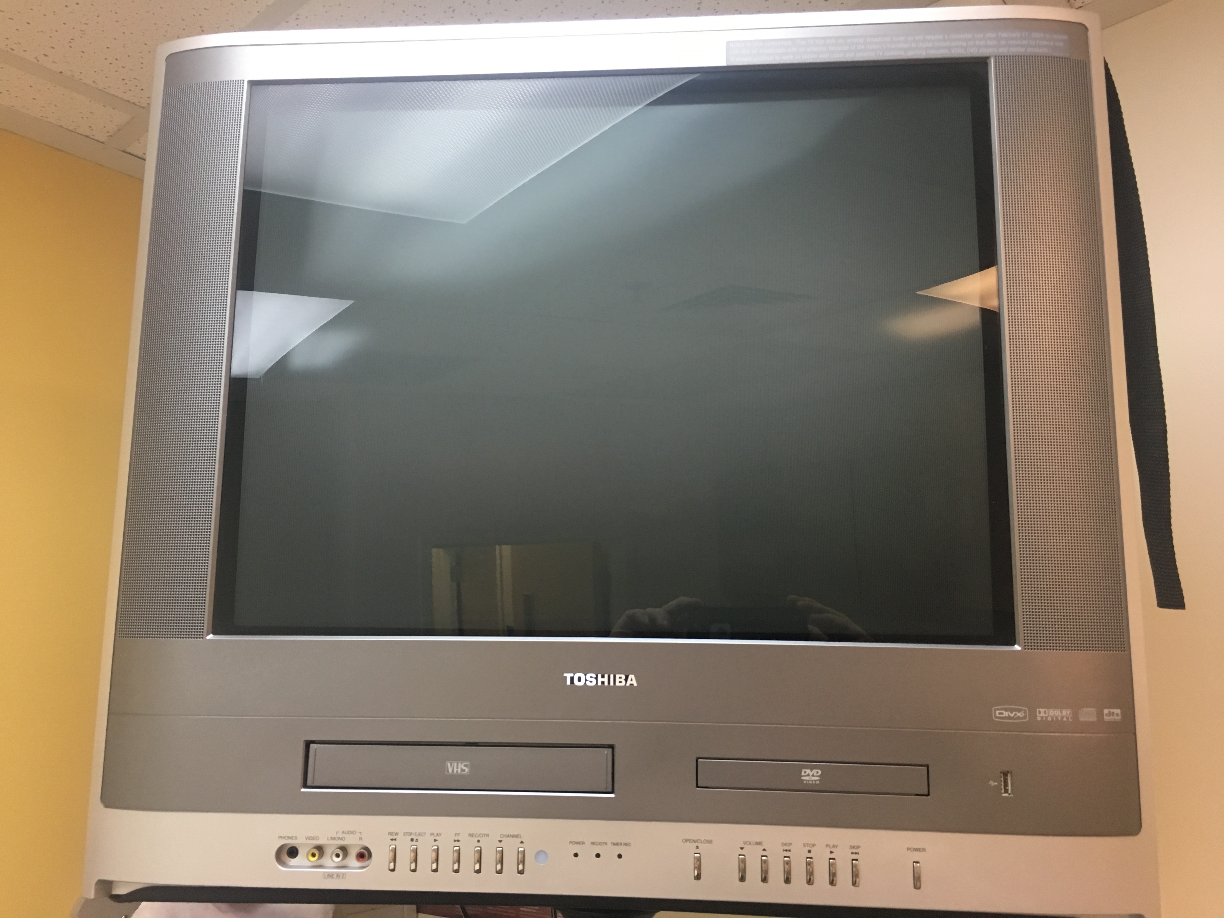 Toshiba Tv Vcr Dvd Combo Auction 1052