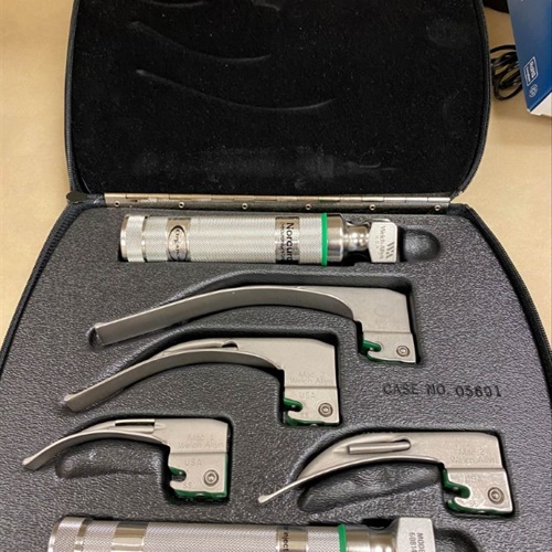 Welch Allyn Fiber Optic Laryngoscope Set w/ Case (No. 05601)