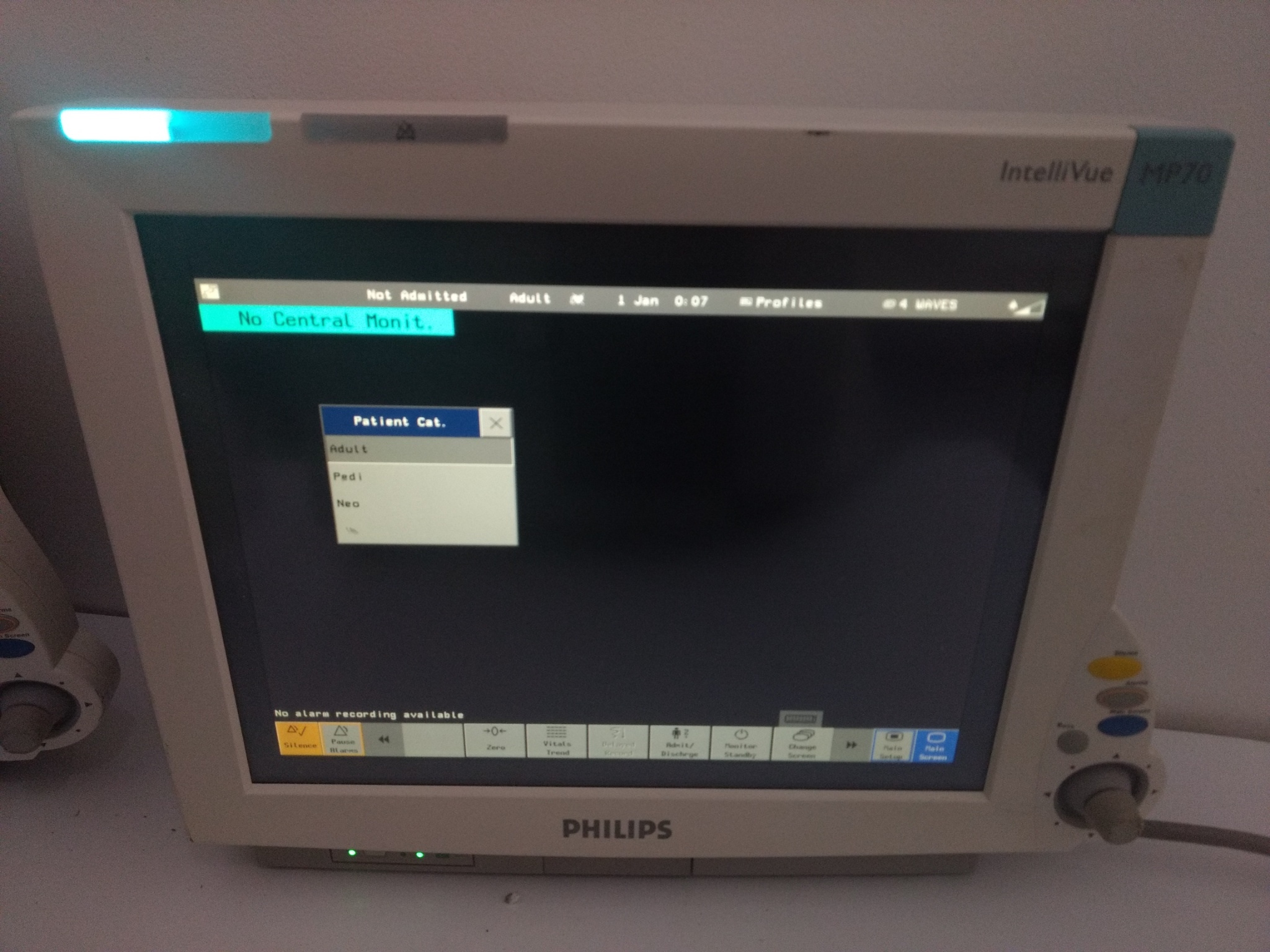 (Lot of 4) Philips IntelliVue MP70 Patient Monitor | Auction 1644