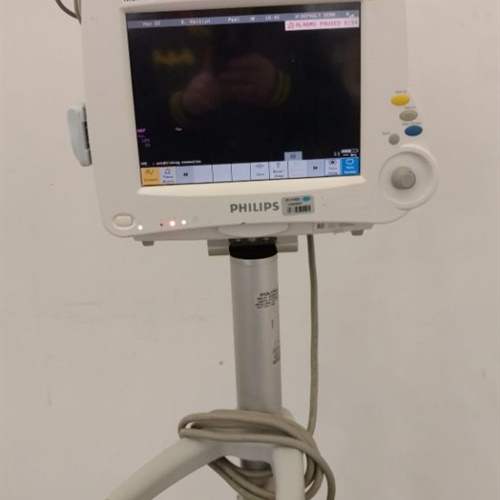 Philips Intellivue MP30 Patient Monitor M8002A w/ Stand 
