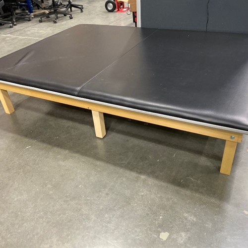 Large Exam/Physical Therapy Table, 17”h, 84”L, 60”w