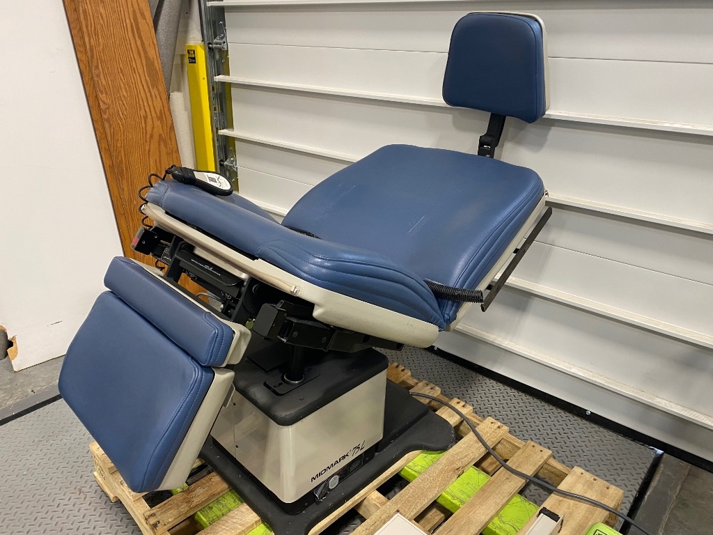 Midmark Ritter 411 Exam Chair | Auction 22964