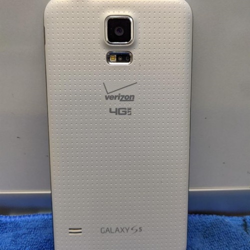 Samsung-Galaxy S5 16gb White W/ Headphones  (charger not included)