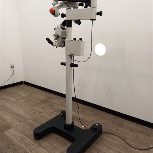 Leica Surgical Microscope